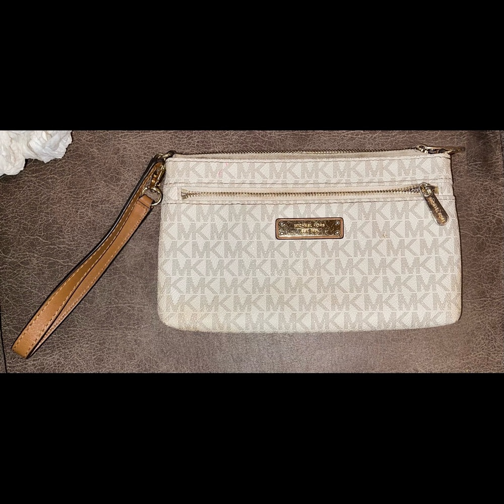 Michael Kors wristlet